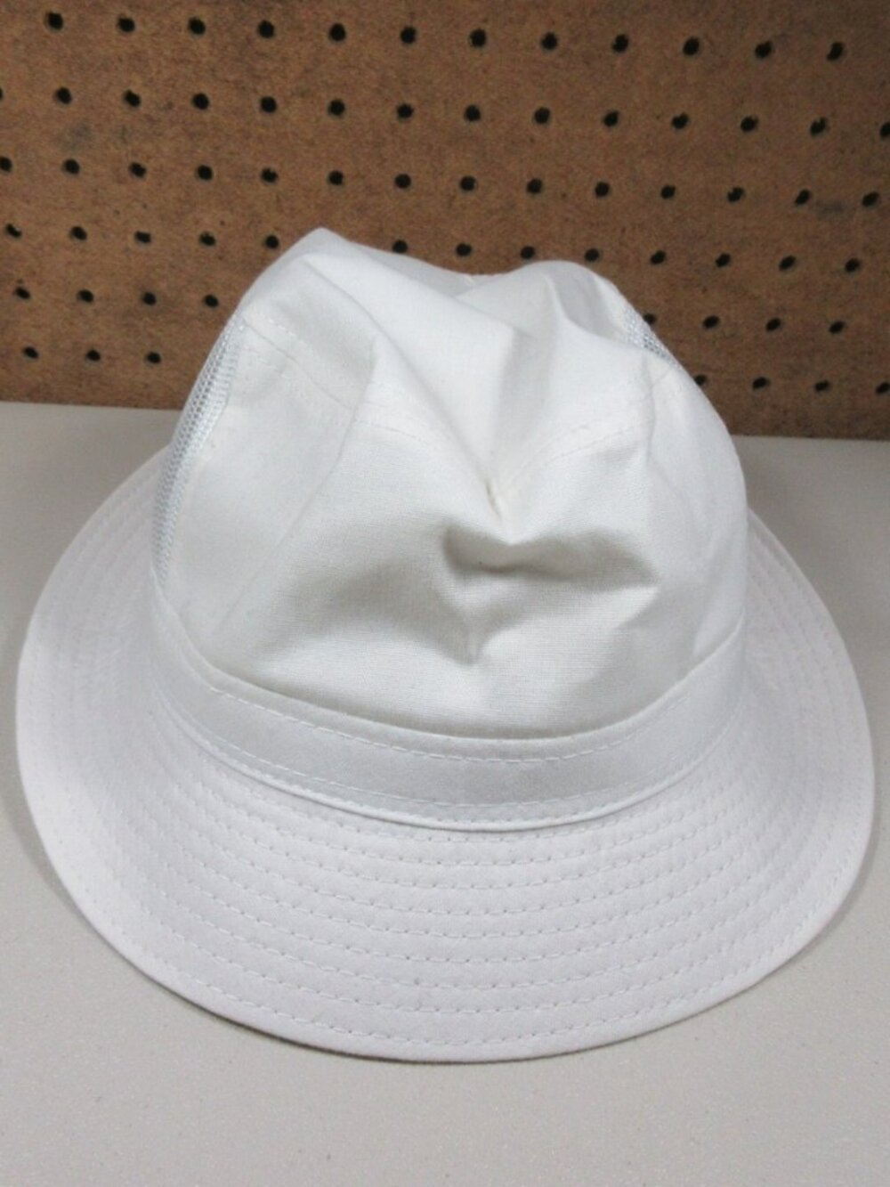 Broner mens solid white vented fedora fishing hat M